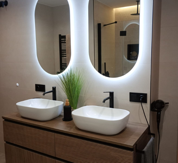 Doble Espejo en Lavabo